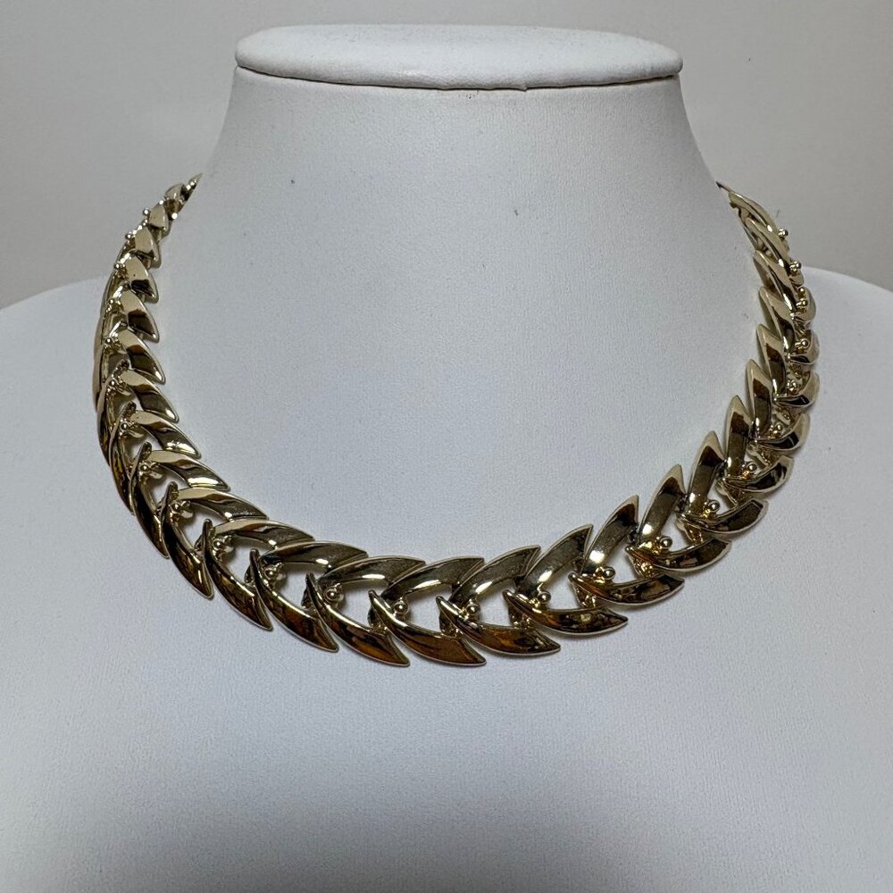 Vintage Coro Gold Tone Chevron Link Necklace Signed Classic Choker Jewelry
